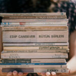 Şiir Bize Ne Anlatır?