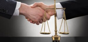 adil-ve-adalet-nedir-702x336