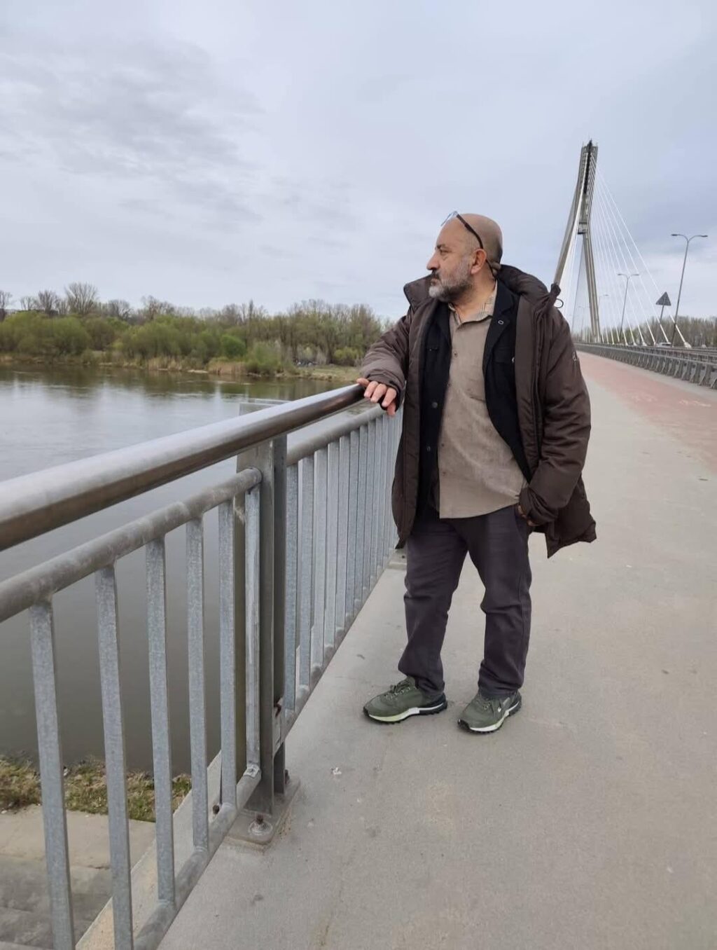 c753b134-b0ae-4e0e-8f88-17f1a0a79693(1)