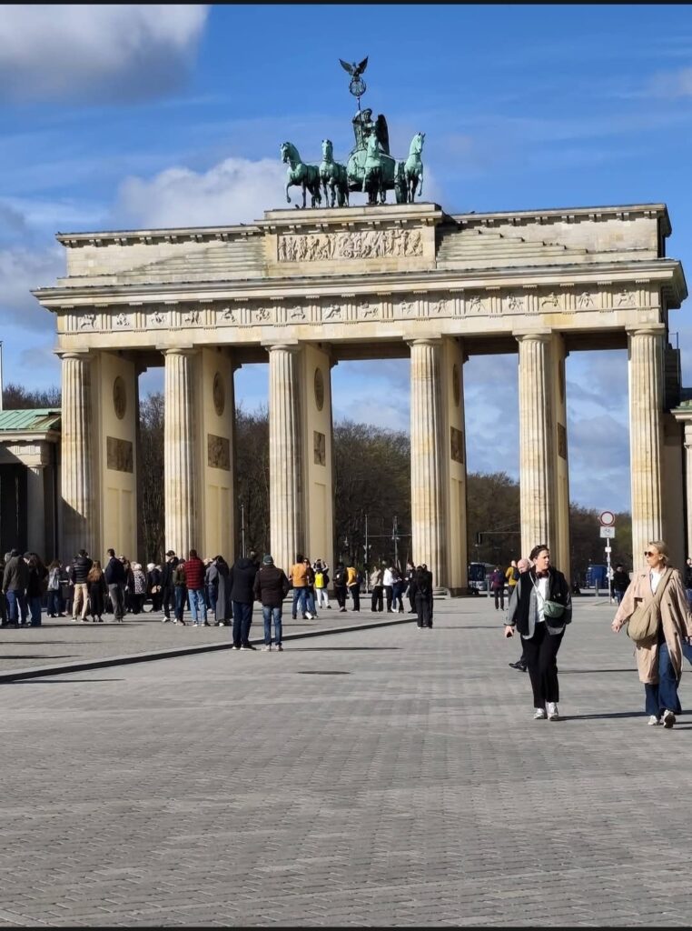 ec3b5f02-adb5-43d3-b106-a404d2e13792