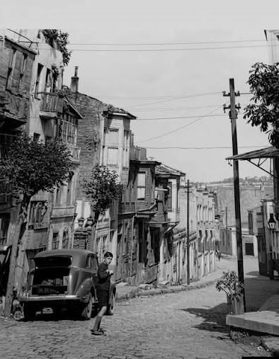 Niloş